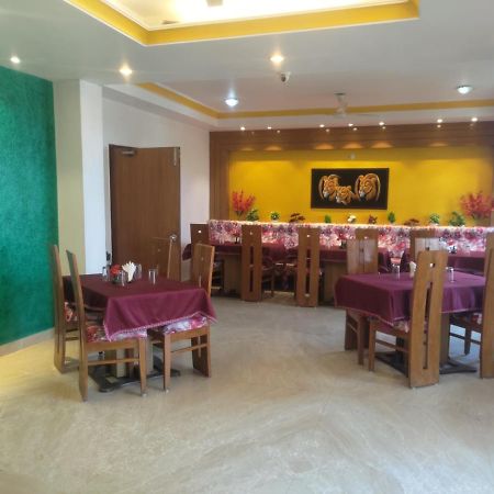Hotel Fort View Tikamgarh מראה חיצוני תמונה
