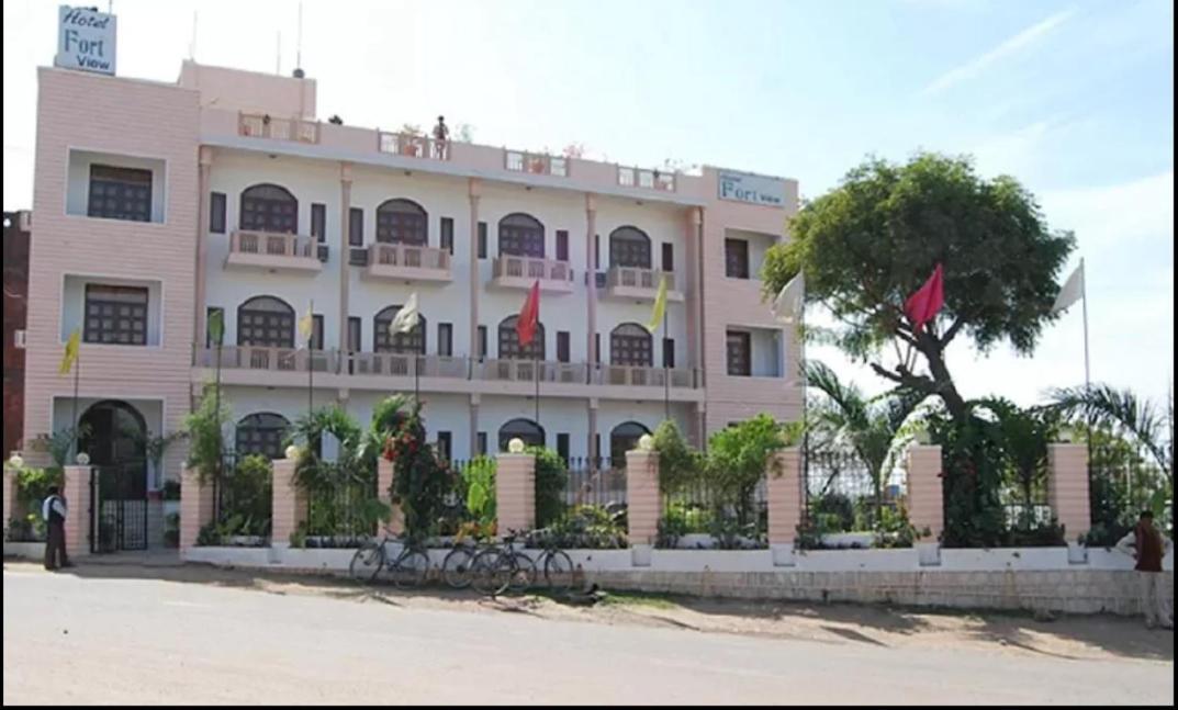 Hotel Fort View Tikamgarh מראה חיצוני תמונה